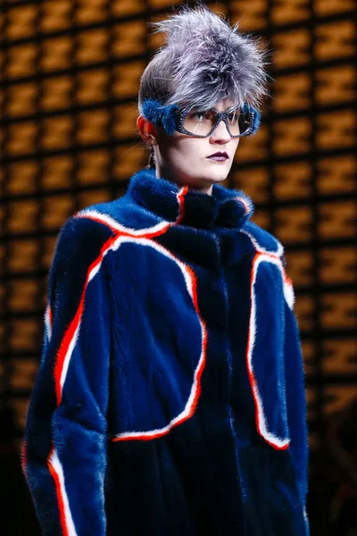 Look 8